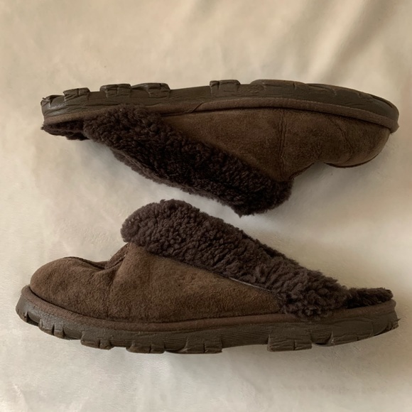 UGG Shoes - 🔴Ugg Coquette Slippers